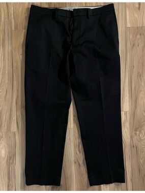 Haggar Men's Black Dress Pants - Modern Straight Fit